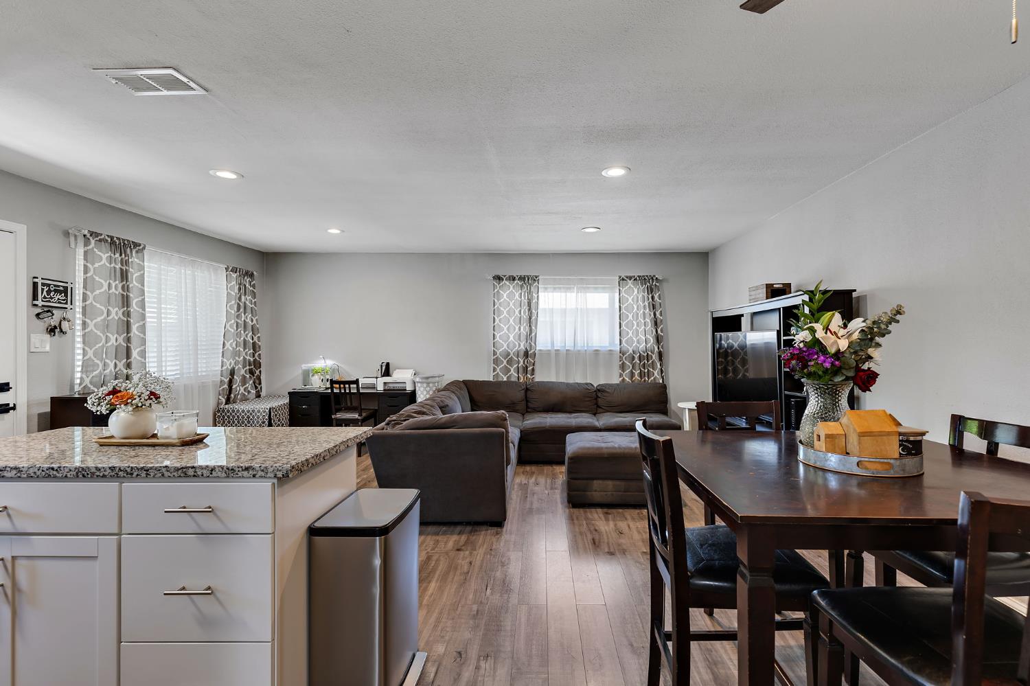 Detail Gallery Image 10 of 22 For 8943 El Mirador #4,  Elk Grove,  CA 95624 - 2 Beds | 1 Baths