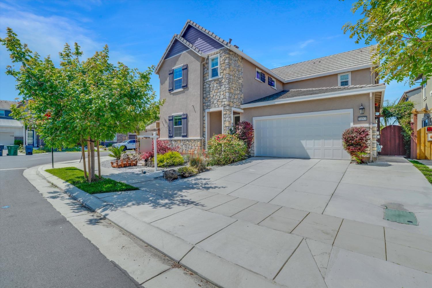 Detail Gallery Image 3 of 48 For 1693 S Macias Pl, Mountain House,  CA 95391 - 4 Beds | 3 Baths