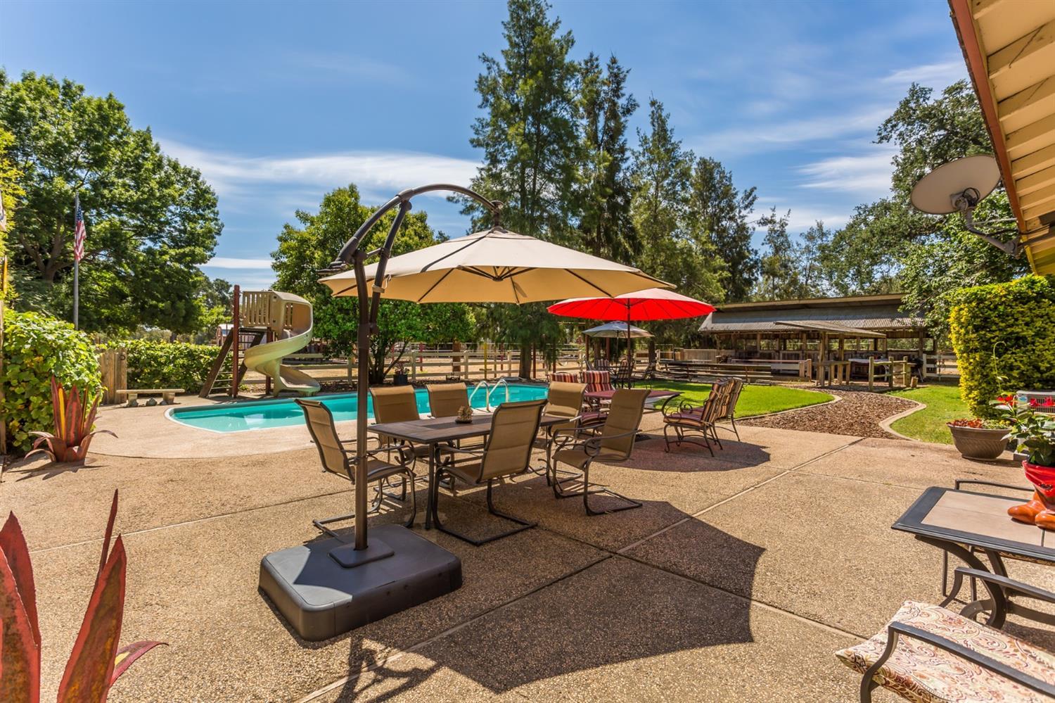 Detail Gallery Image 25 of 51 For 7398 16th St, Rio Linda,  CA 95673 - 3 Beds | 3 Baths