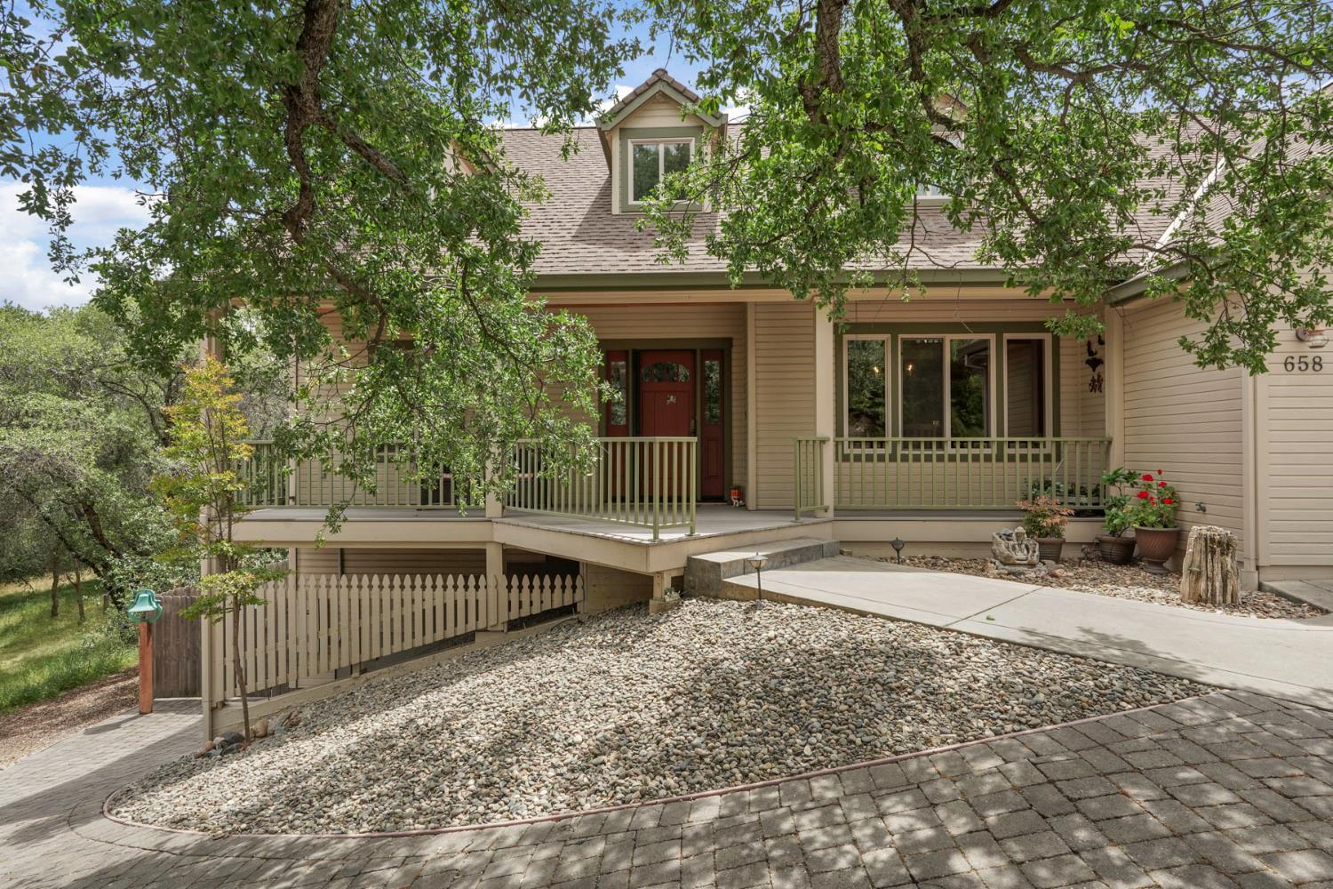 Detail Gallery Image 4 of 65 For 658 Live Oak Dr, Angels Camp,  CA 95222 - 3 Beds | 2/1 Baths