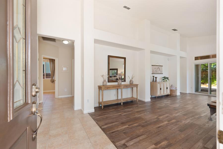 Detail Gallery Image 9 of 56 For 1129 Callander Way, Folsom,  CA 95630 - 3 Beds | 2 Baths