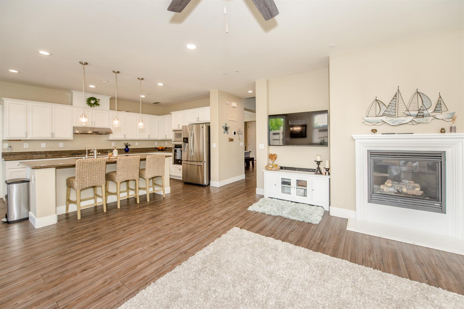 Detail Gallery Image 12 of 38 For 2363 Ackley Pl, Woodland,  CA 95776 - 5 Beds | 4 Baths