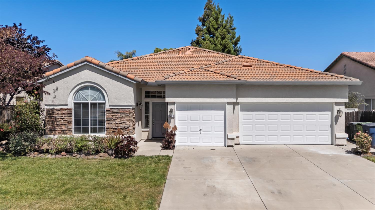 Detail Gallery Image 2 of 50 For 2219 Carol Ann Dr, Tracy,  CA 95377 - 4 Beds | 3 Baths