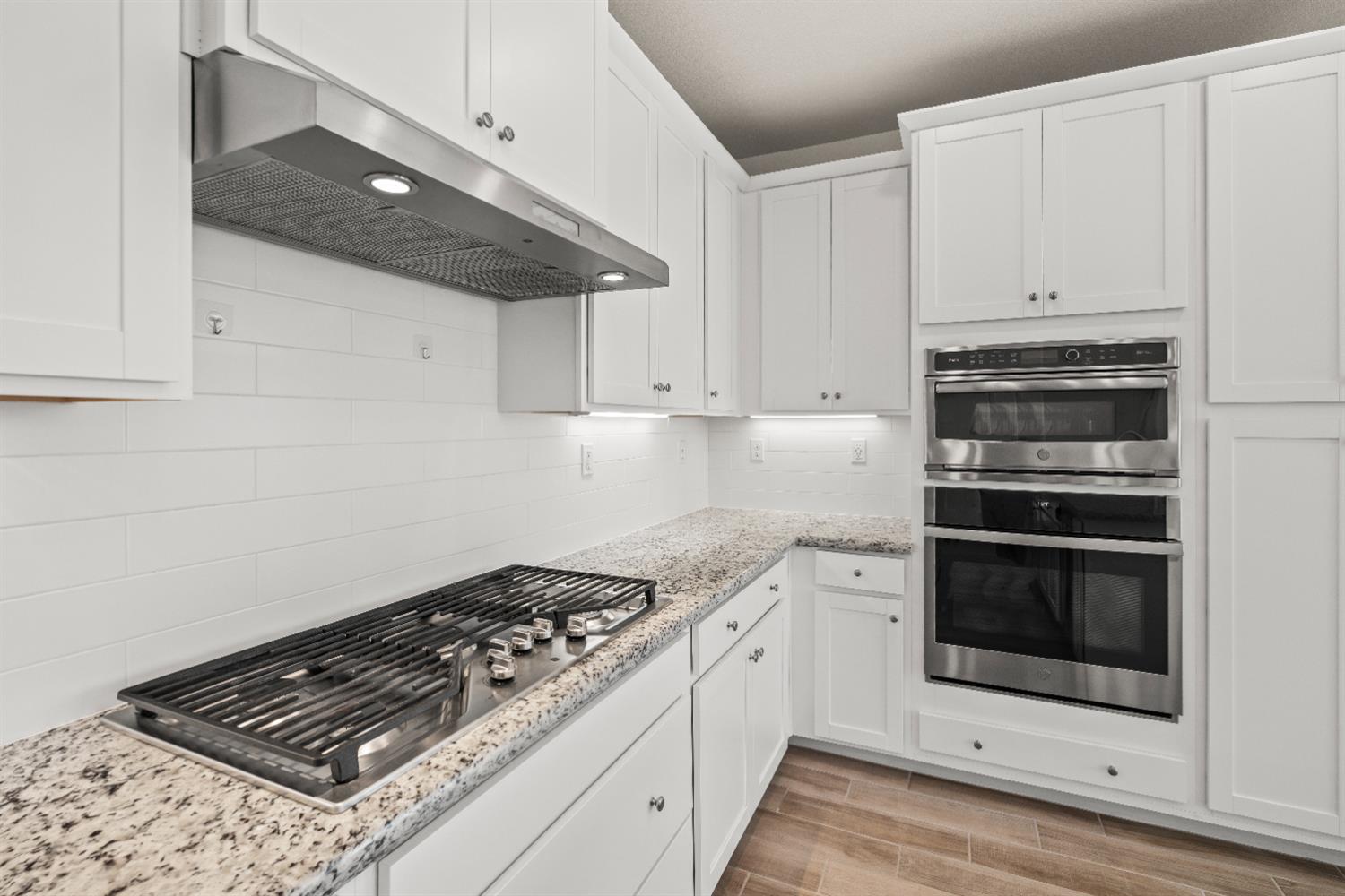 Detail Gallery Image 16 of 43 For 8924 El Cielo Ln, El Dorado Hills,  CA 95762 - 2 Beds | 2 Baths