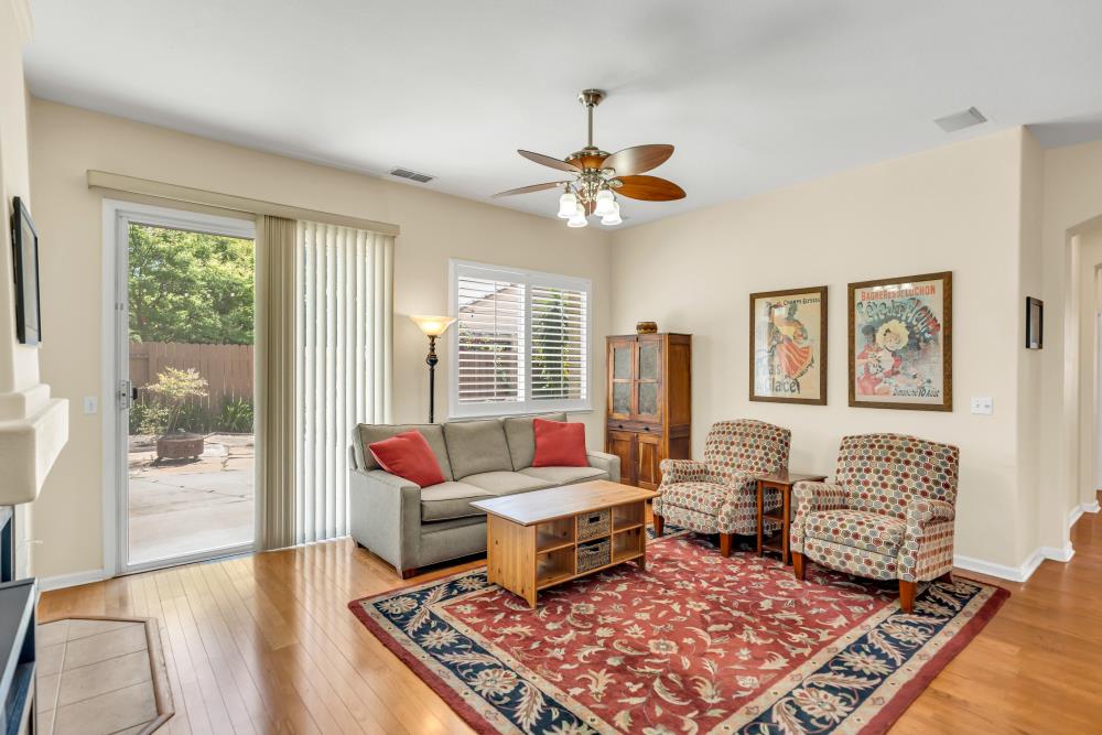 Detail Gallery Image 10 of 47 For 9145 Greendale Ct, Elk Grove,  CA 95758 - 4 Beds | 2 Baths