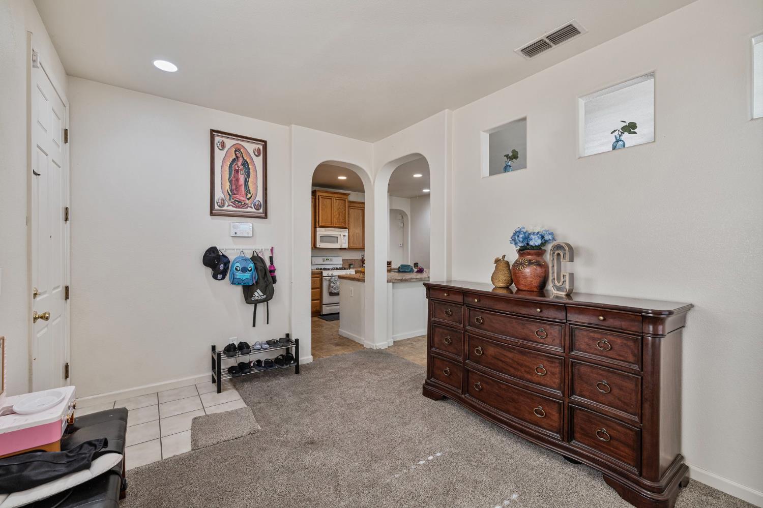 Detail Gallery Image 5 of 25 For 2081 Tangerine Ave, Madera,  CA 93637 - 3 Beds | 2 Baths
