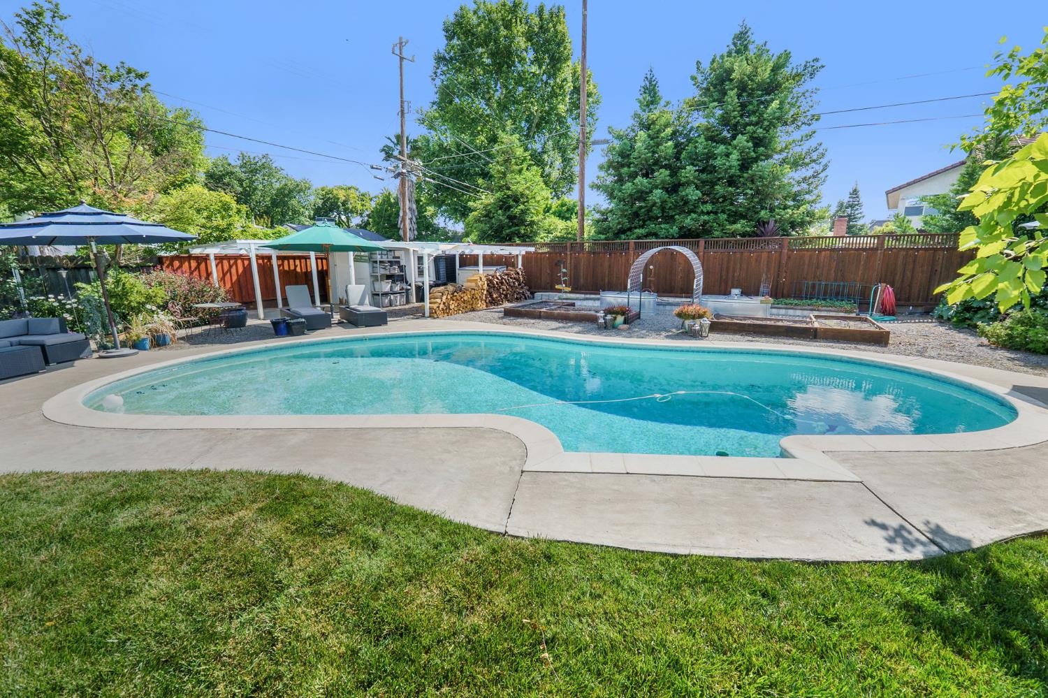 Detail Gallery Image 26 of 32 For 911 West St, Woodland,  CA 95695 - 3 Beds | 1 Baths