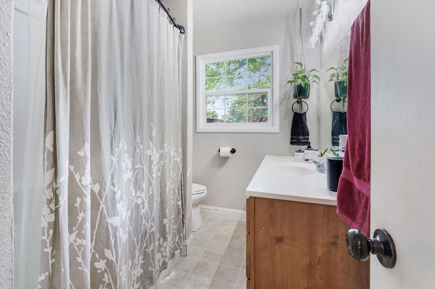 Detail Gallery Image 22 of 32 For 911 West St, Woodland,  CA 95695 - 3 Beds | 1 Baths