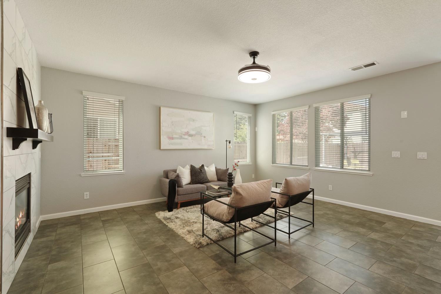 Detail Gallery Image 12 of 54 For 5545 Saxon Ave, Riverbank,  CA 95367 - 5 Beds | 3 Baths