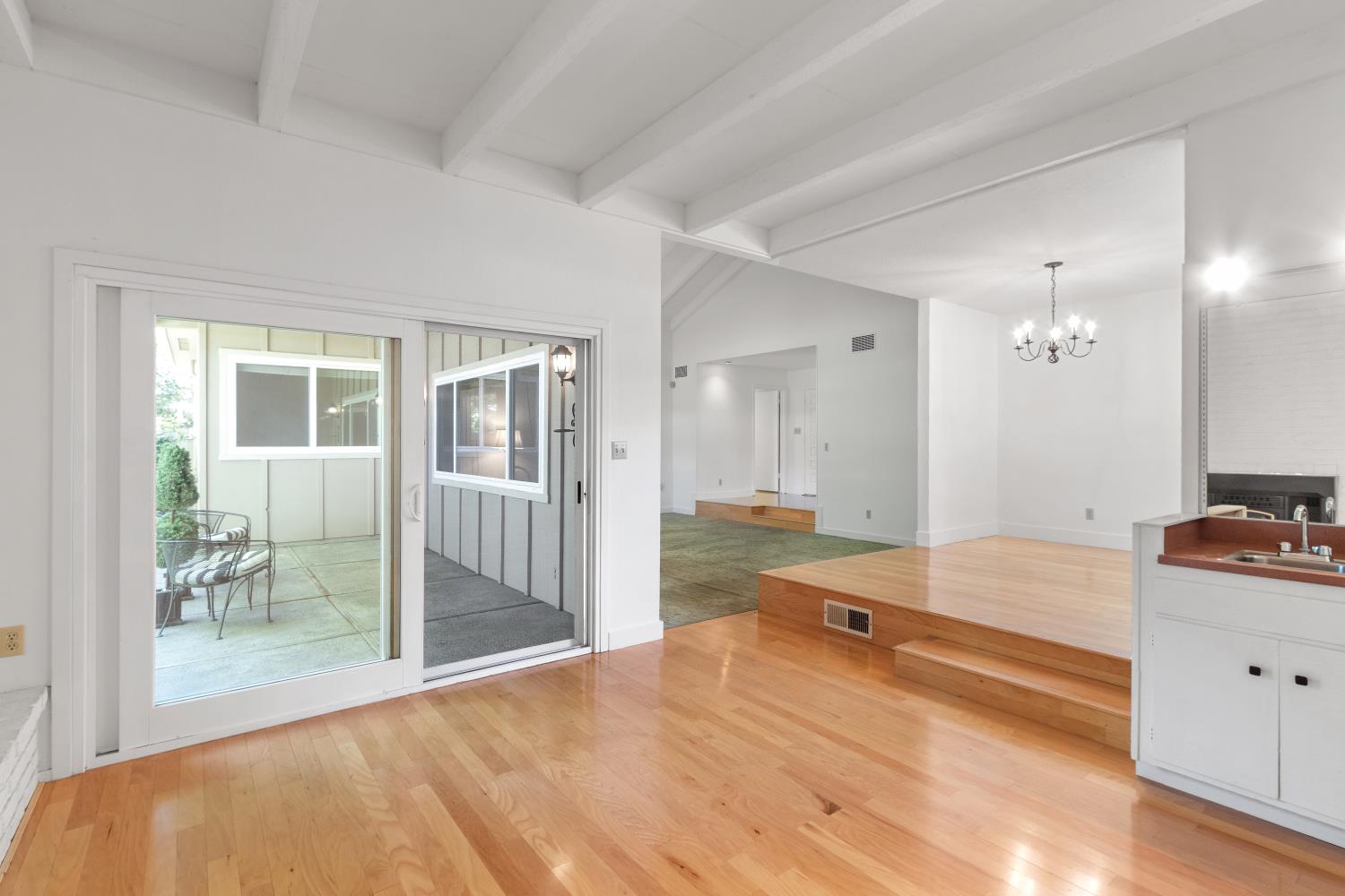 Detail Gallery Image 12 of 48 For 815 Commons Dr, Sacramento,  CA 95825 - 2 Beds | 2 Baths