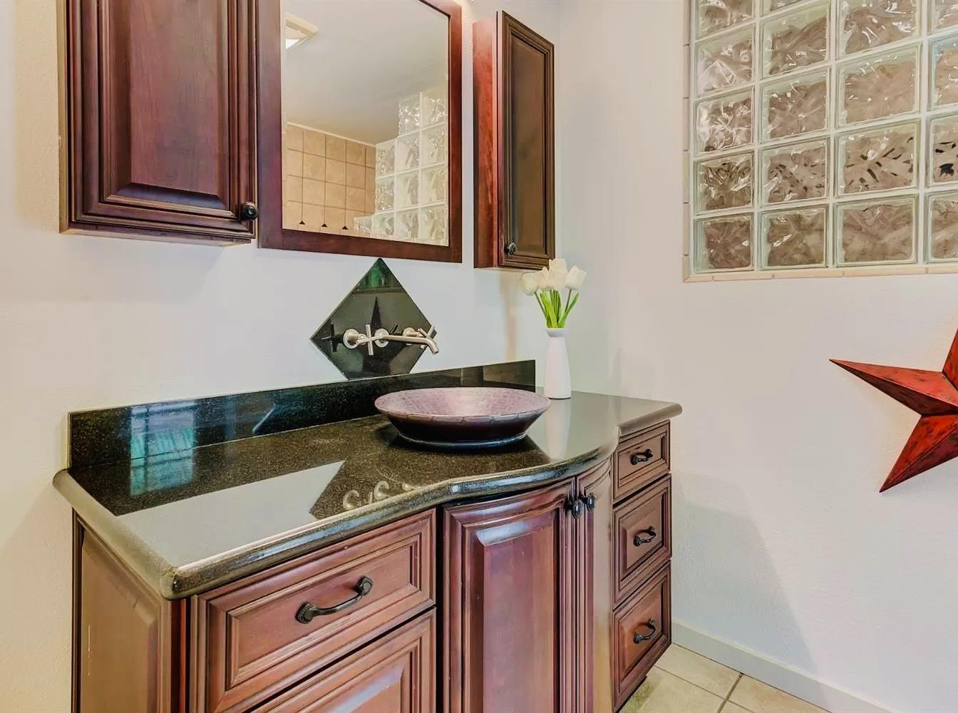 Detail Gallery Image 17 of 51 For 7398 16th St, Rio Linda,  CA 95673 - 3 Beds | 3 Baths