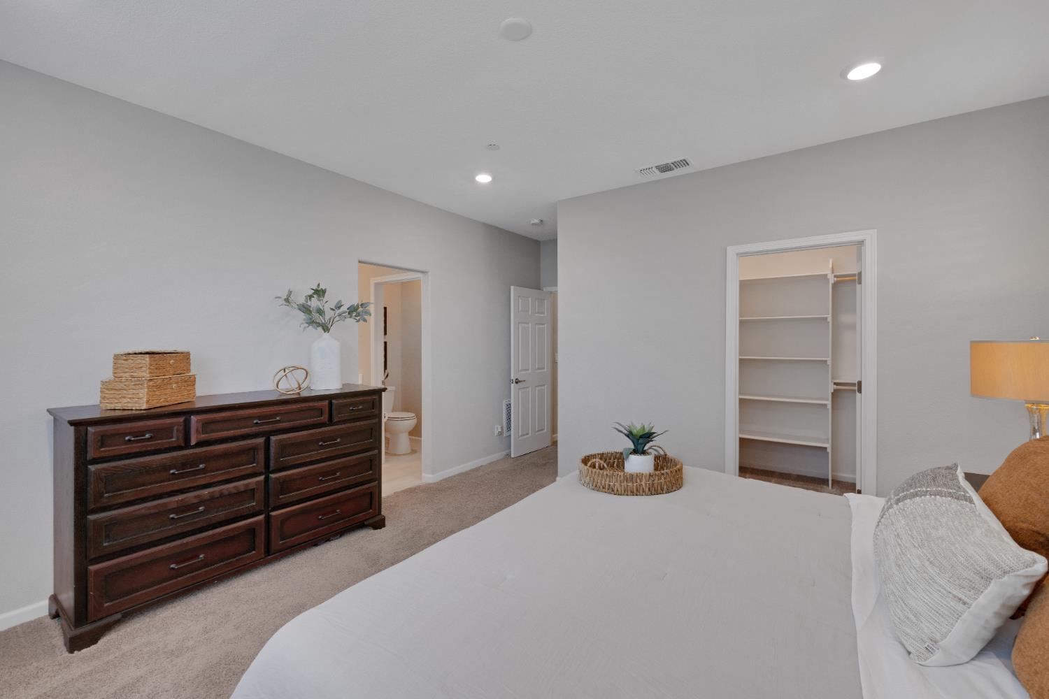 Detail Gallery Image 21 of 41 For 1687 Carson River Loop, Lincoln,  CA 95648 - 2 Beds | 2 Baths