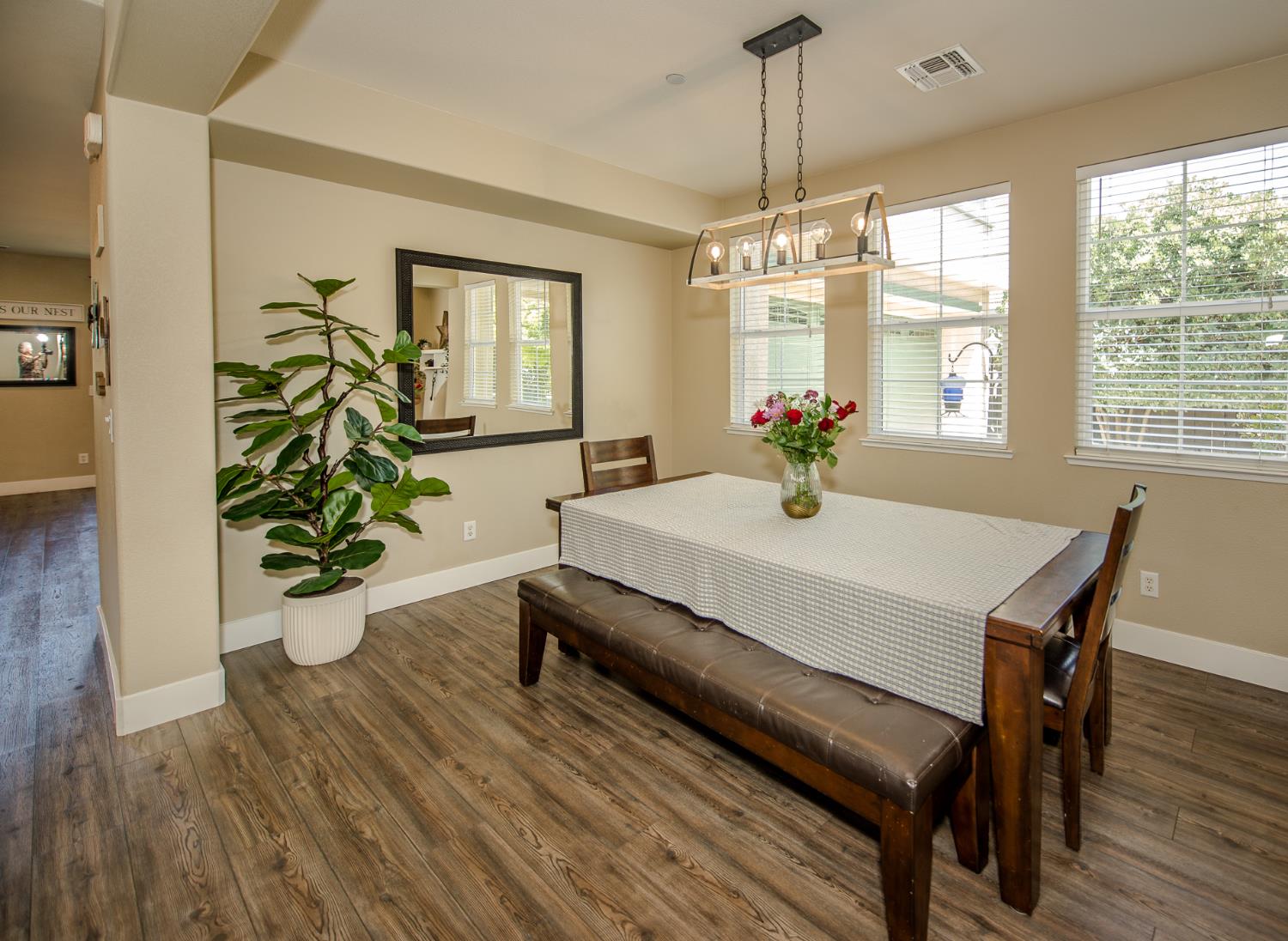 Detail Gallery Image 9 of 38 For 2363 Ackley Pl, Woodland,  CA 95776 - 5 Beds | 4 Baths