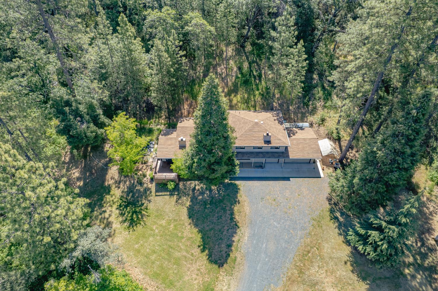 Detail Gallery Image 14 of 71 For 11107 Pekolee Dr, Grass Valley,  CA 95949 - 4 Beds | 3 Baths