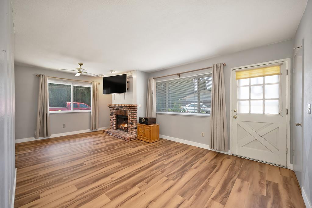 Detail Gallery Image 8 of 34 For 4030 Grover Ct, Carmichael,  CA 95608 - 3 Beds | 2 Baths