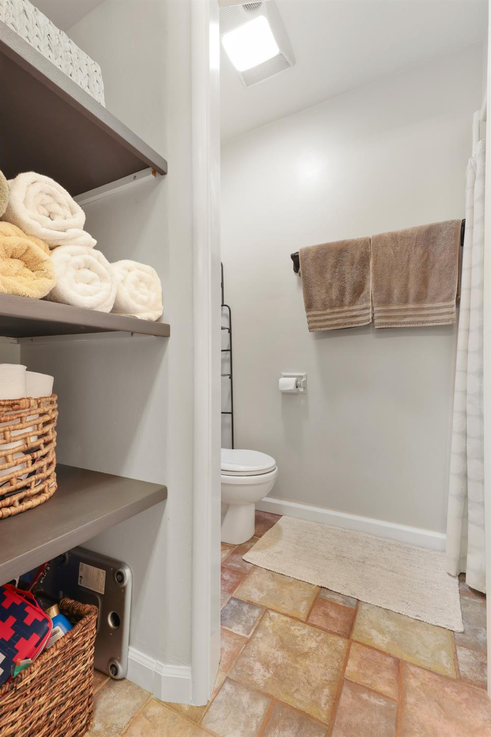 Detail Gallery Image 25 of 36 For 944 S Crescent Ave, Lodi,  CA 95240 - 3 Beds | 1/1 Baths
