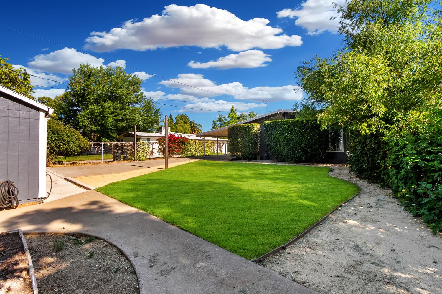 Detail Gallery Image 2 of 65 For 4937 Donovan Dr, Carmichael,  CA 95608 - 3 Beds | 2 Baths