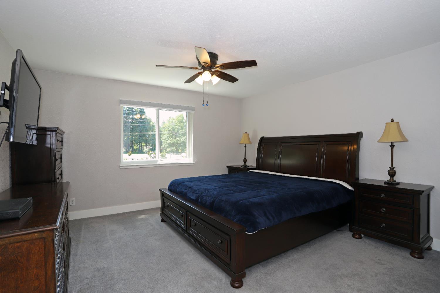 Detail Gallery Image 11 of 25 For 1928 University Park Dr, Sacramento,  CA 95825 - 3 Beds | 2/1 Baths