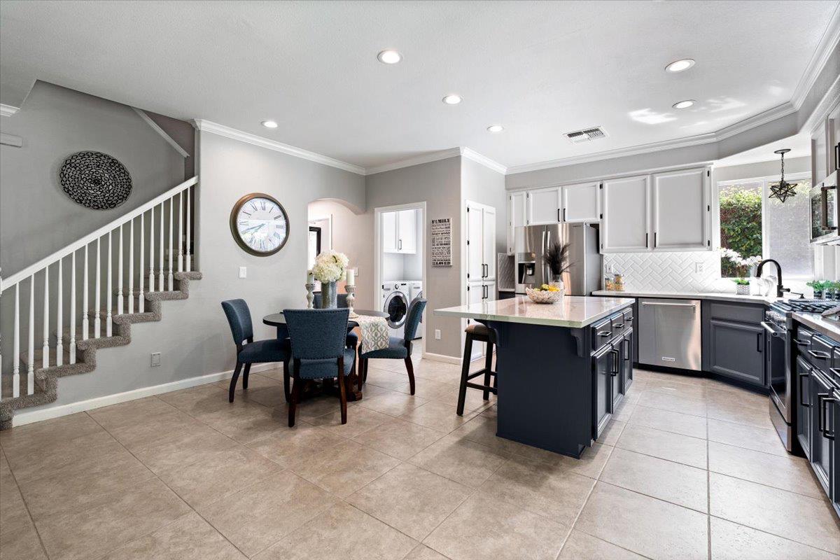 Detail Gallery Image 11 of 41 For 2204 Quarry Way, Rocklin,  CA 95765 - 3 Beds | 2/1 Baths
