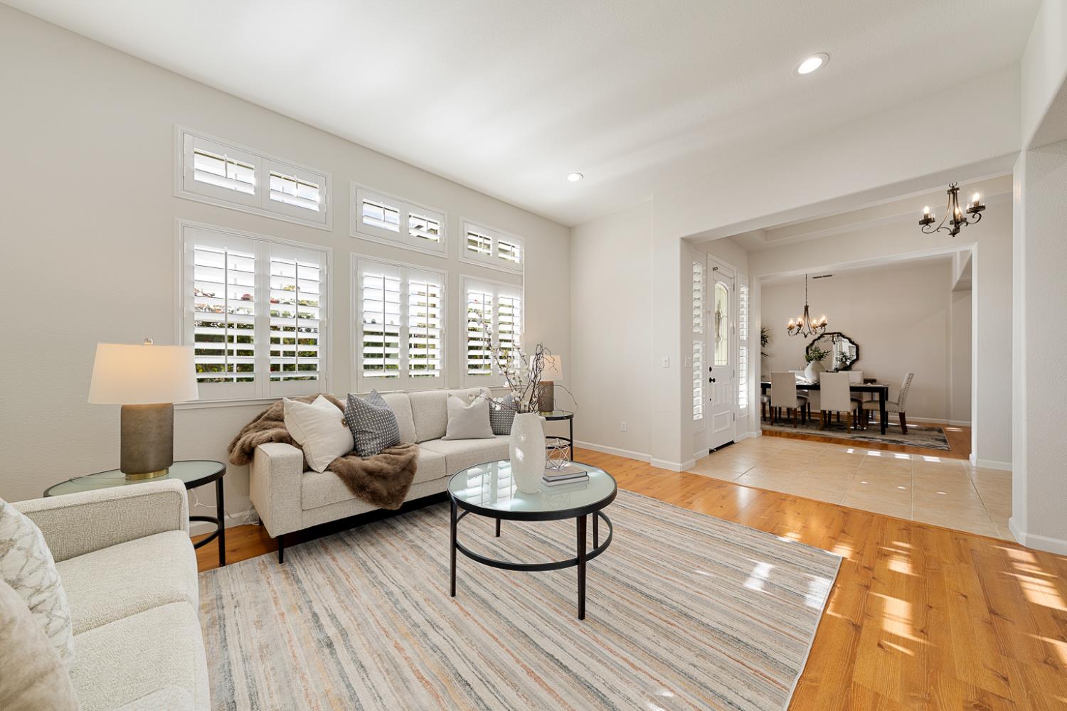 Detail Gallery Image 10 of 90 For 9461 Crossrail Dr, Wilton,  CA 95693 - 5 Beds | 3 Baths