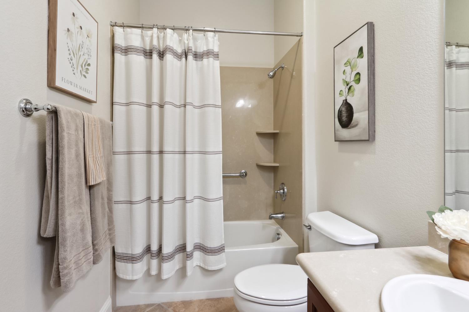 Detail Gallery Image 28 of 43 For 2398 Langtree Dr, Roseville,  CA 95747 - 2 Beds | 2 Baths
