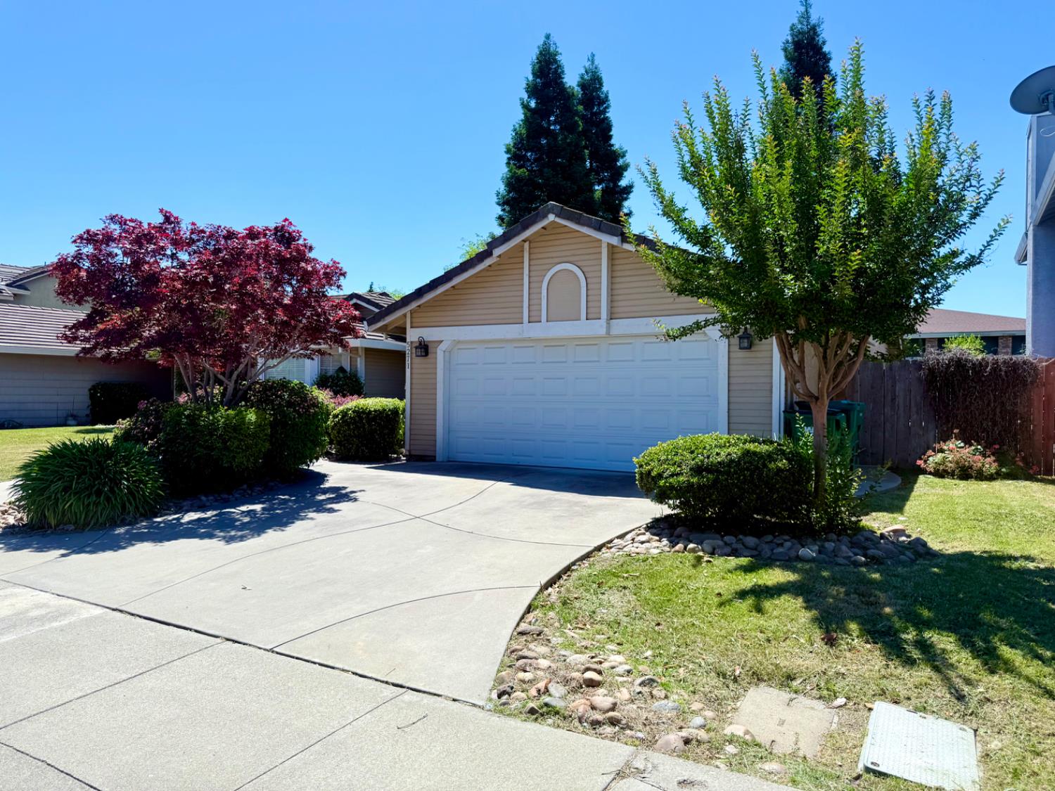 Detail Gallery Image 3 of 46 For 5271 Barbados Cir, Stockton,  CA 95210 - 4 Beds | 2 Baths