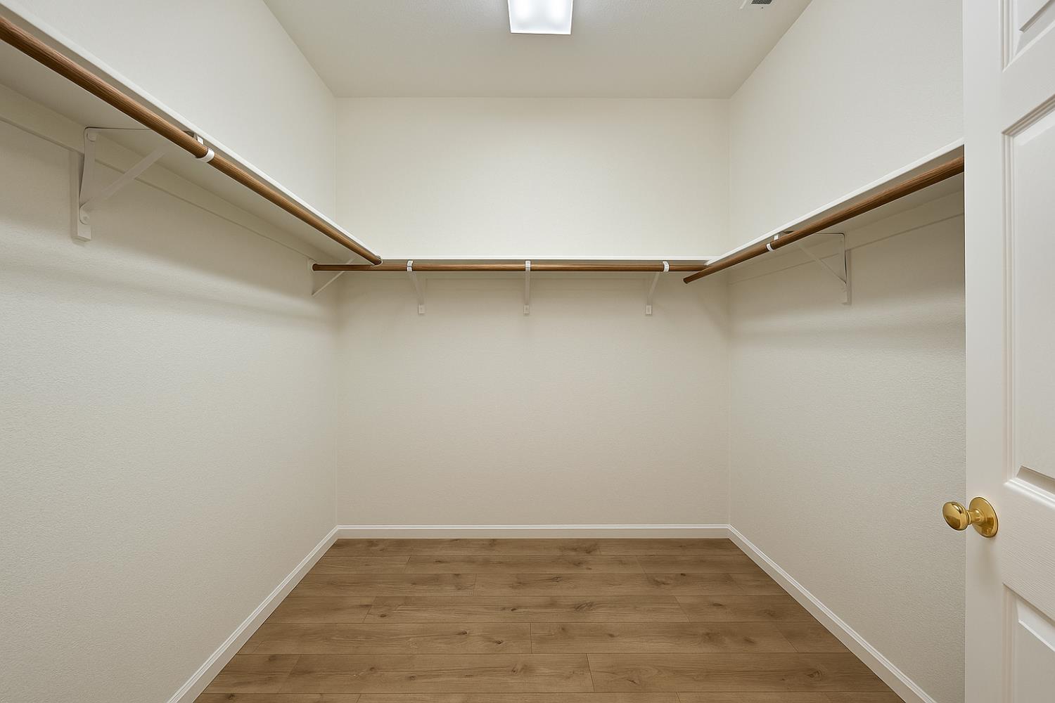 Detail Gallery Image 14 of 24 For 5666 La Casa Way, Sacramento,  CA 95835 - 3 Beds | 2 Baths