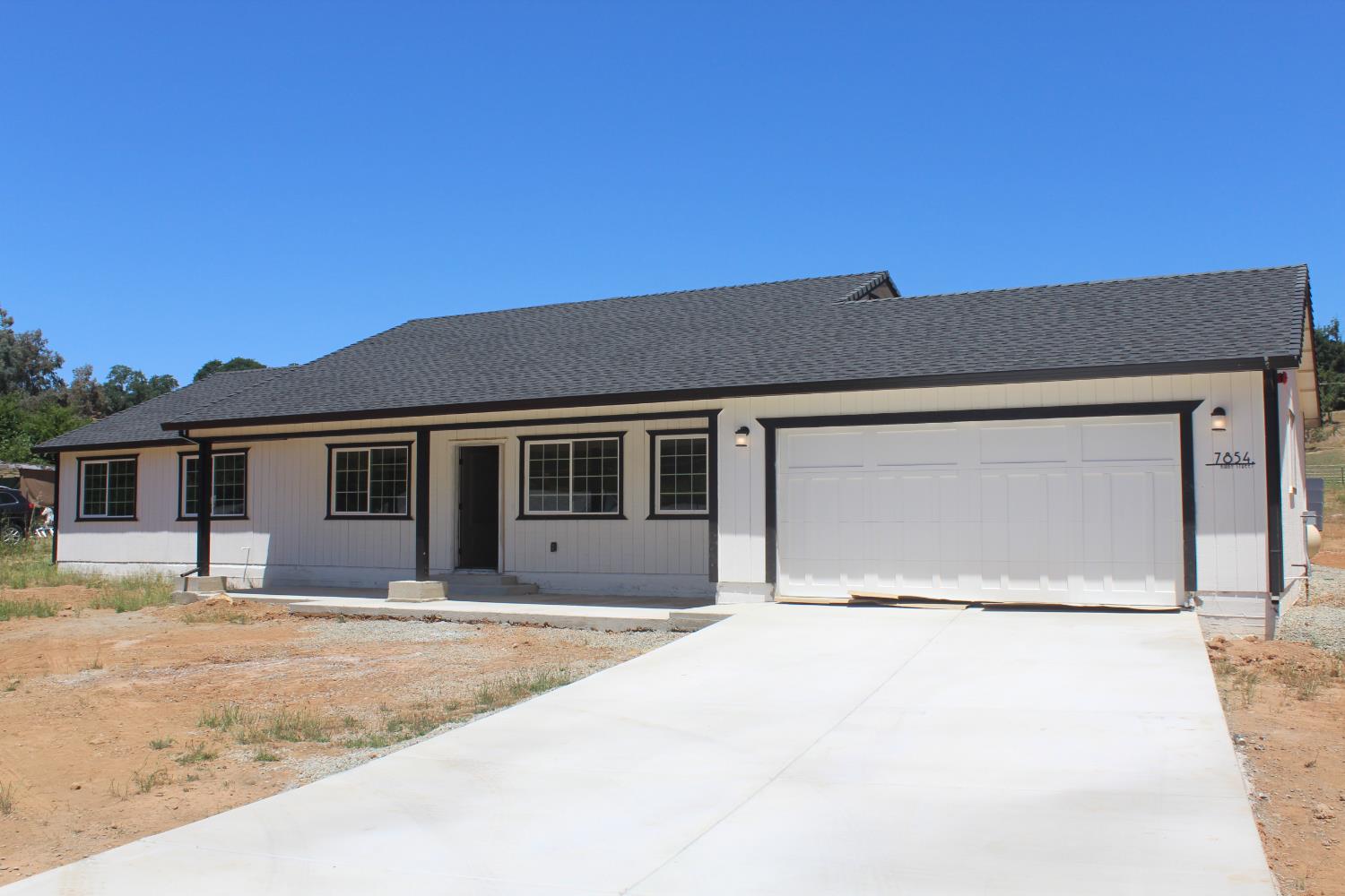 Detail Gallery Image 1 of 8 For 7854 Kirby St, Valley Springs,  CA 95252 - 4 Beds | 2 Baths