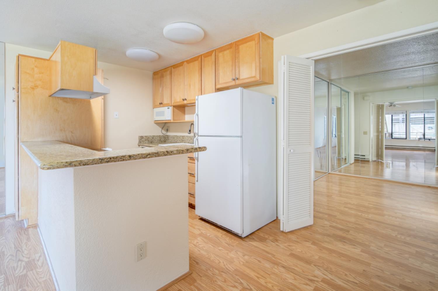 Detail Gallery Image 11 of 16 For 1 Surf Way #108,  Monterey,  CA 93940 - 1 Beds | 1 Baths