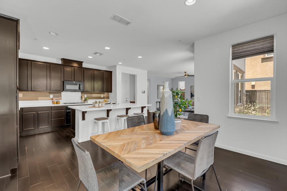 Detail Gallery Image 23 of 56 For 8373 Bronx Way, Sacramento,  CA 95829 - 3 Beds | 2/1 Baths