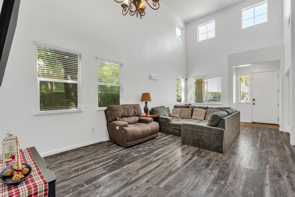 Detail Gallery Image 9 of 43 For 5623 Melones Way, Stockton,  CA 95219 - 3 Beds | 3 Baths