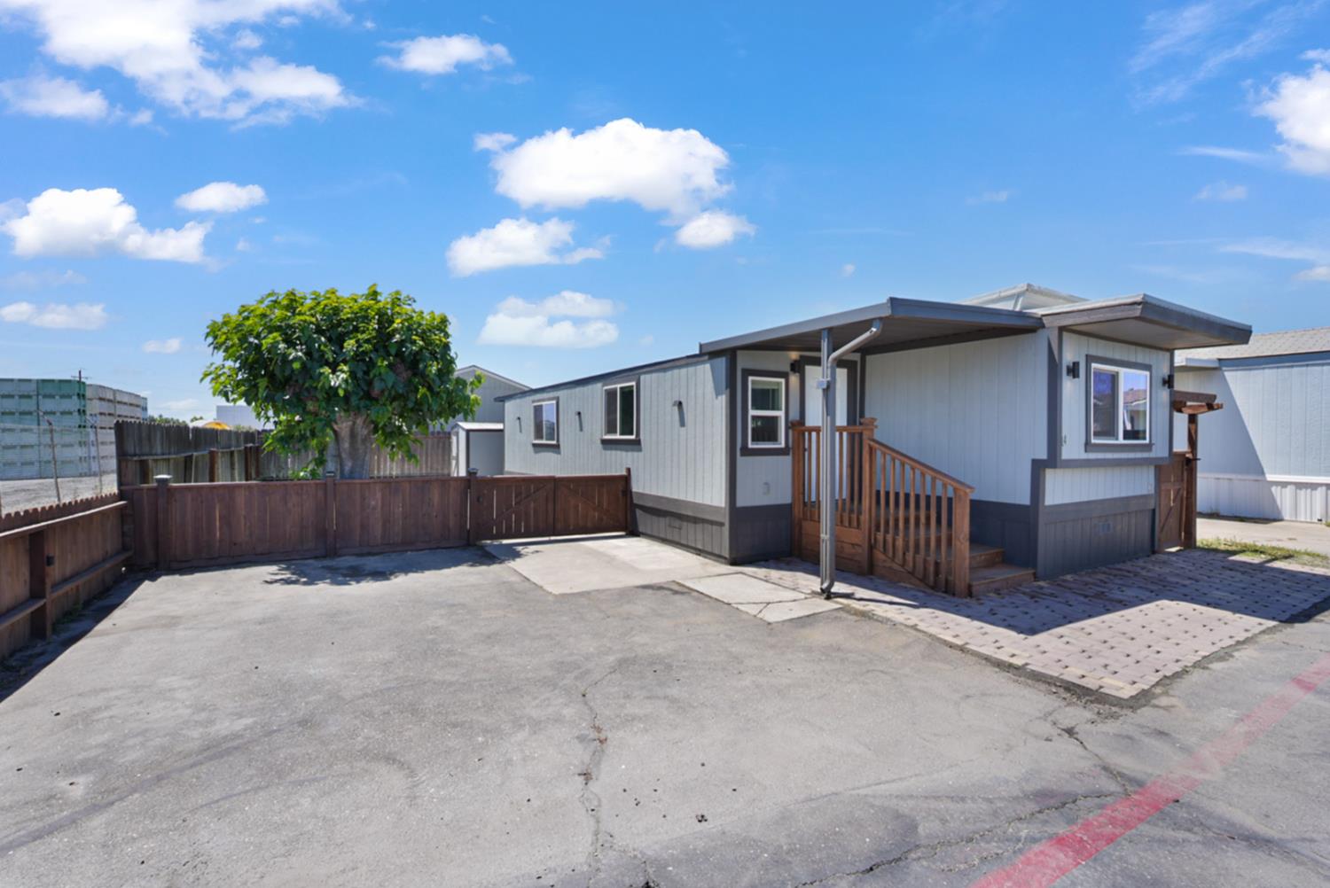 Detail Gallery Image 7 of 30 For 555 Moffat Blvd 14, Manteca,  CA 95336 - 3 Beds | 2 Baths
