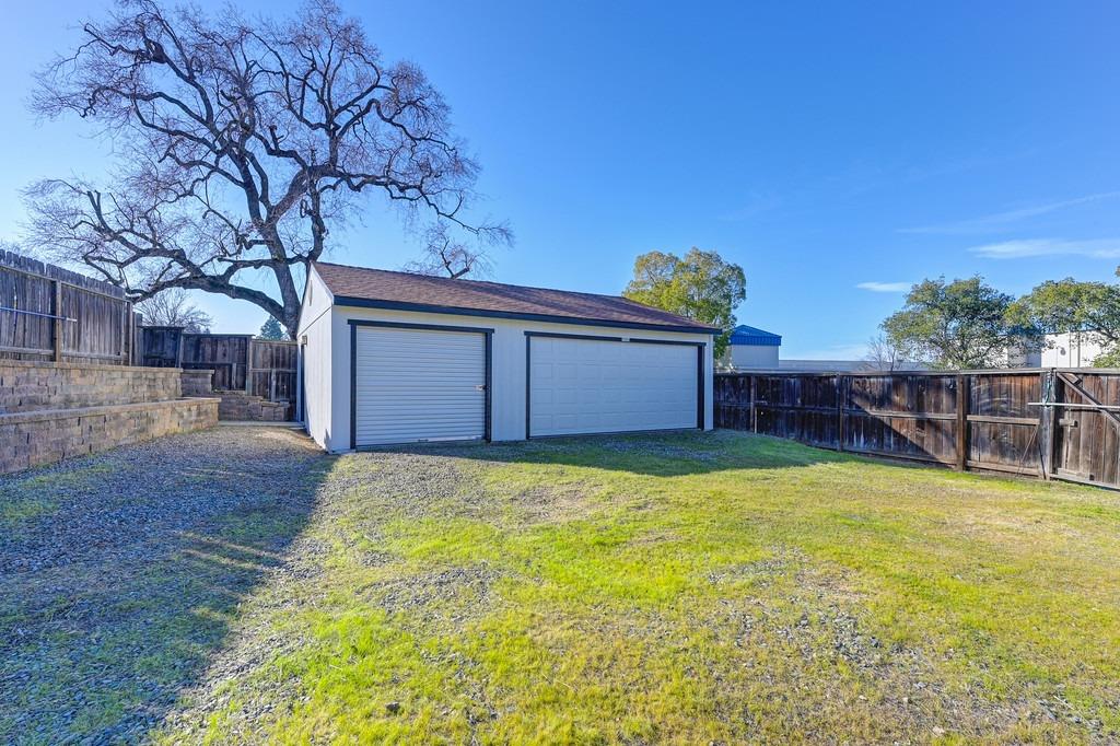 Detail Gallery Image 17 of 32 For 1357 Sun Tree Dr, Roseville,  CA 95661 - 5 Beds | 3 Baths
