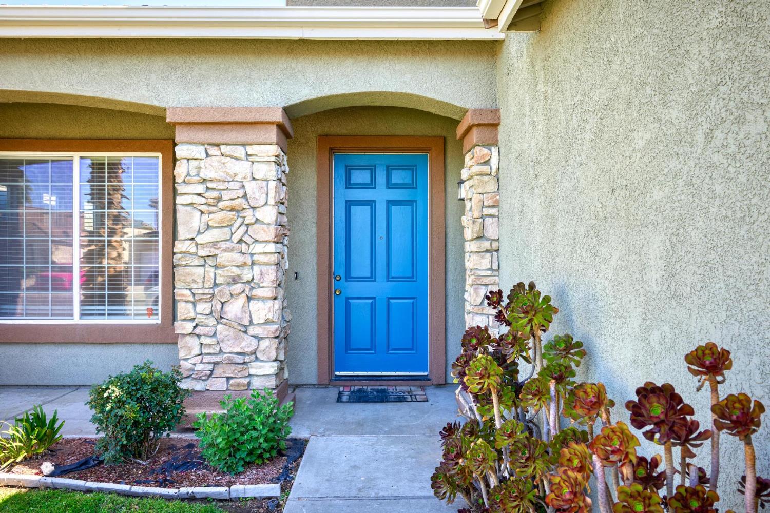 Detail Gallery Image 6 of 36 For 1615 Goldpoppy St, Manteca,  CA 95337 - 4 Beds | 3 Baths