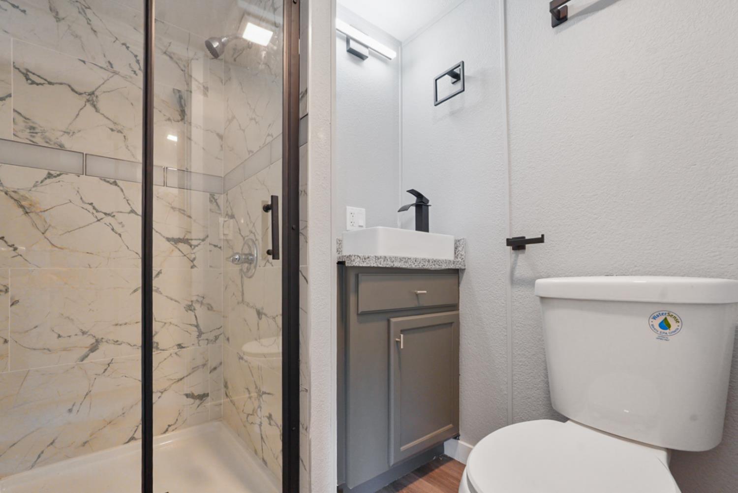 Detail Gallery Image 14 of 30 For 555 Moffat Blvd 14, Manteca,  CA 95336 - 3 Beds | 2 Baths
