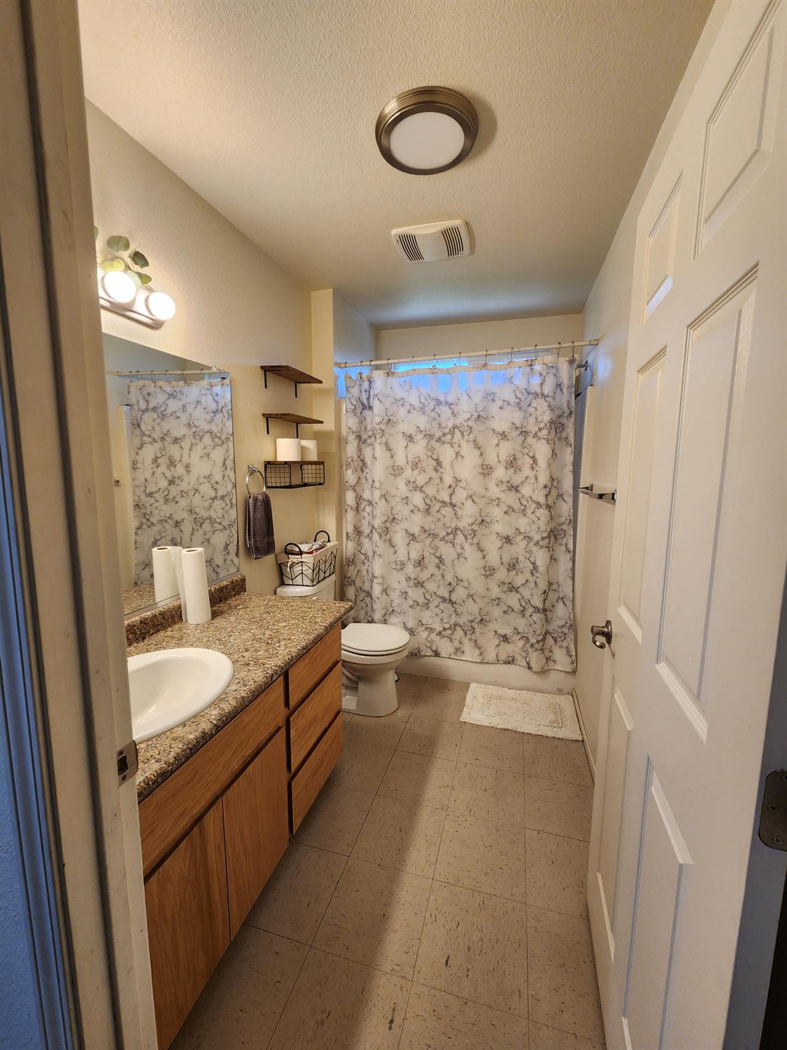 Detail Gallery Image 7 of 15 For 6565 Cal Bears Ct, Winton,  CA 95388 - 3 Beds | 2 Baths