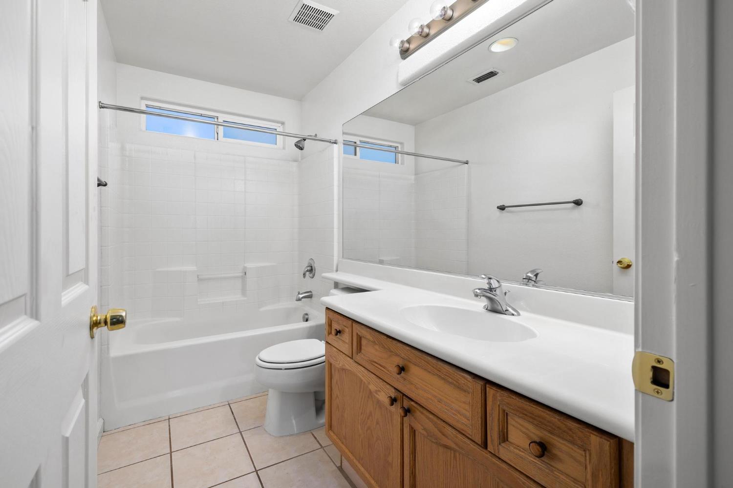 Detail Gallery Image 27 of 36 For 1615 Goldpoppy St, Manteca,  CA 95337 - 4 Beds | 3 Baths
