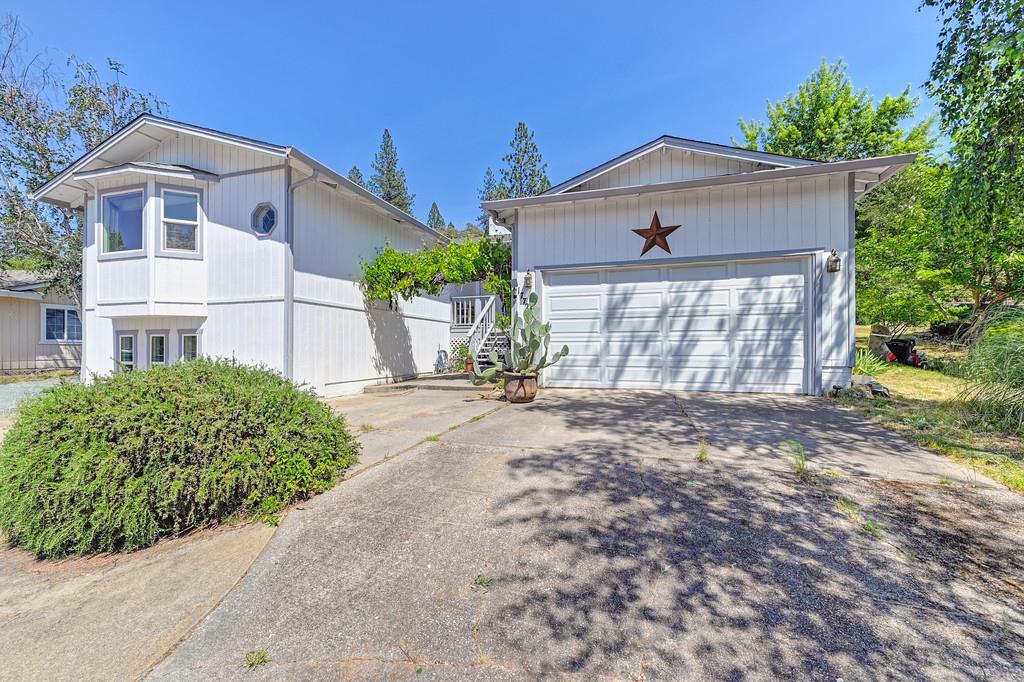 Detail Gallery Image 4 of 68 For 17725 Lake Forest Dr, Penn Valley,  CA 95946 - 3 Beds | 2 Baths