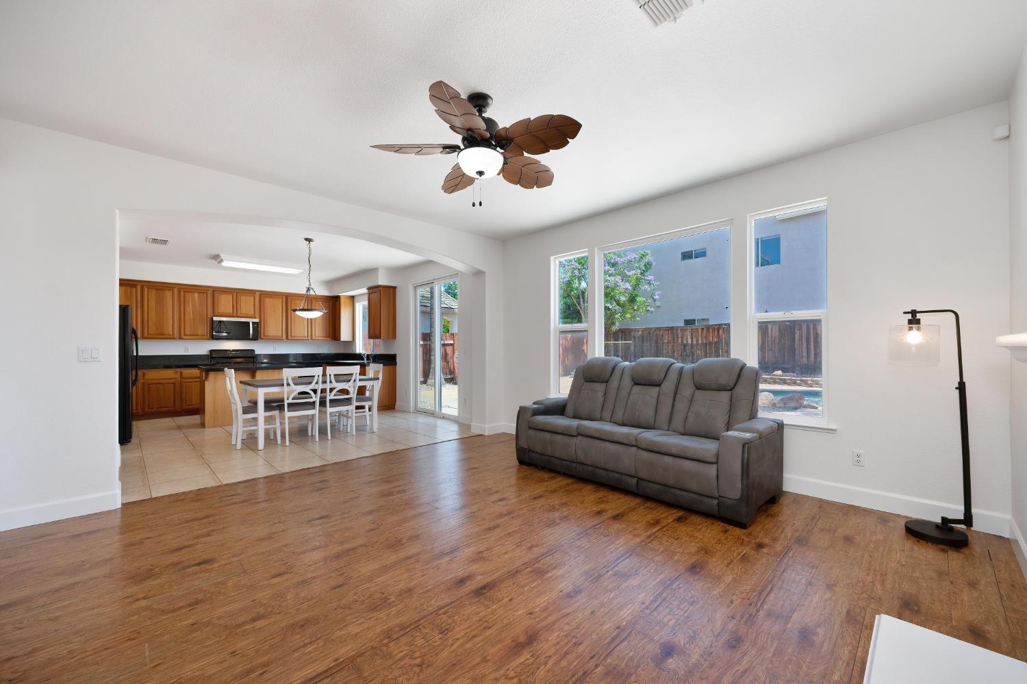 Detail Gallery Image 29 of 52 For 1700 Adrienne Dr, Roseville,  CA 95747 - 4 Beds | 3 Baths
