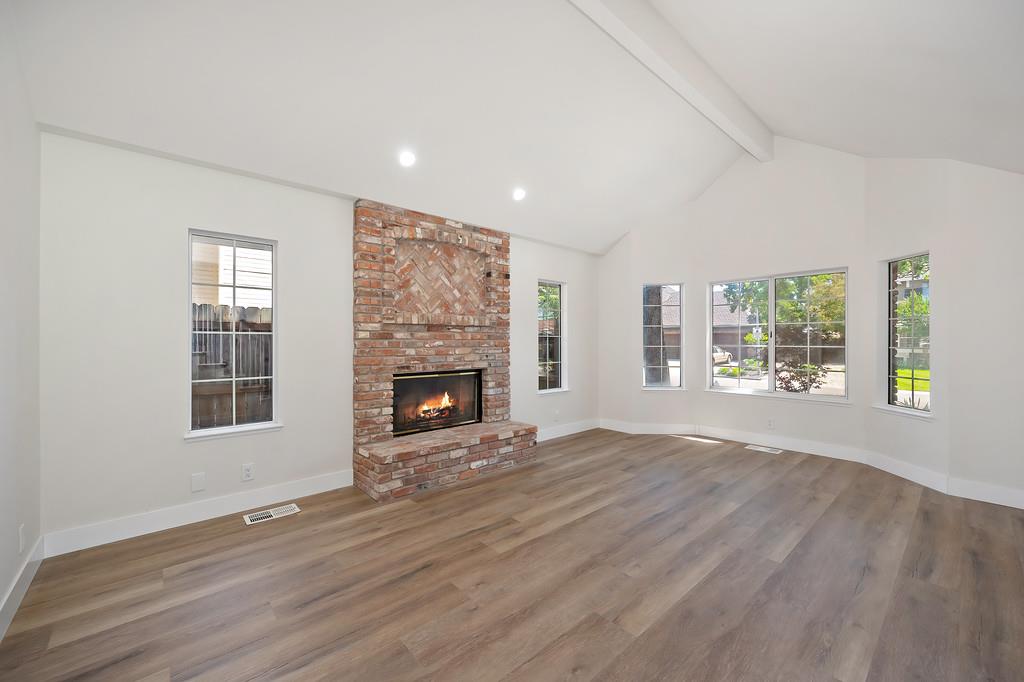 Detail Gallery Image 12 of 62 For 5069 Oak Mello Ct, Elk Grove,  CA 95758 - 4 Beds | 3 Baths