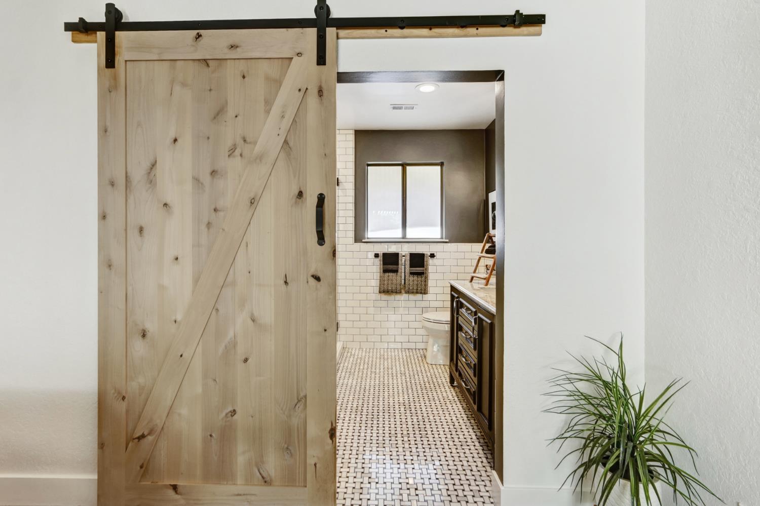Detail Gallery Image 28 of 38 For 4939 Kurz Cir, Carmichael,  CA 95608 - 3 Beds | 2 Baths
