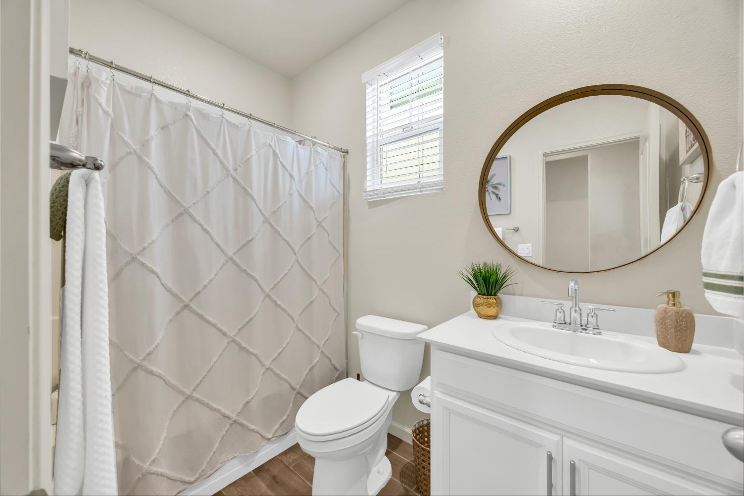 Detail Gallery Image 11 of 35 For 1427 Sanders St, Lincoln,  CA 95648 - 4 Beds | 3 Baths