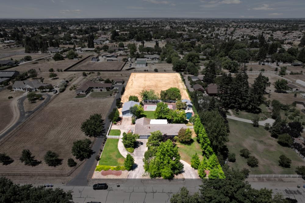 Detail Gallery Image 2 of 69 For 8744 Rubia Dr, Elk Grove,  CA 95624 - 3 Beds | 2/1 Baths