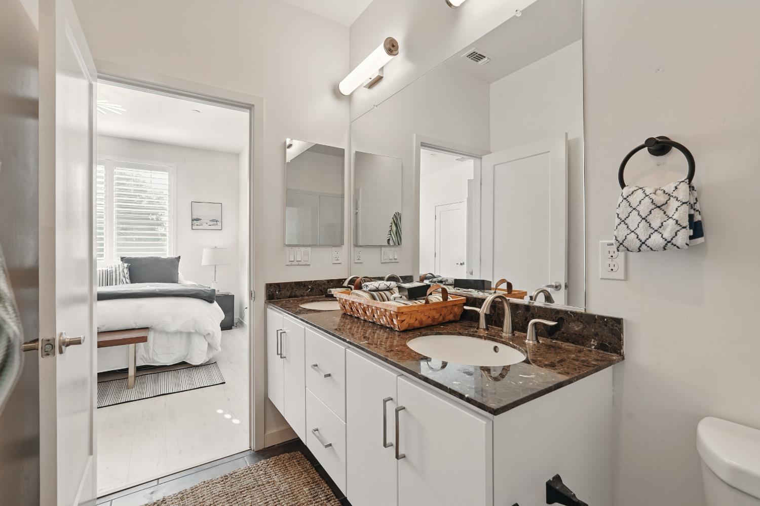 Detail Gallery Image 21 of 25 For 2601 Cleat Ln, Sacramento,  CA 95818 - 2 Beds | 2/1 Baths