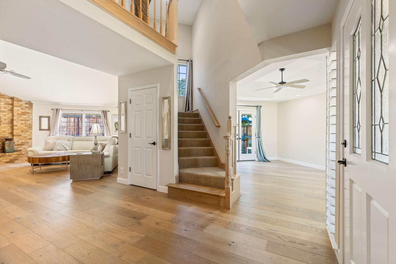 Detail Gallery Image 3 of 35 For 501 Bristol Ct, Roseville,  CA 95661 - 4 Beds | 3 Baths
