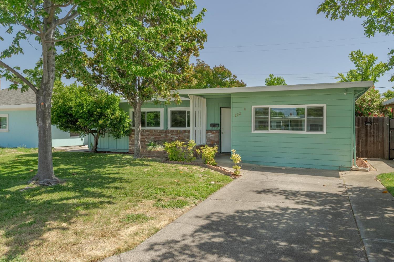 Detail Gallery Image 26 of 26 For 2320 Barcelona Way, Sacramento,  CA 95825 - 3 Beds | 3 Baths