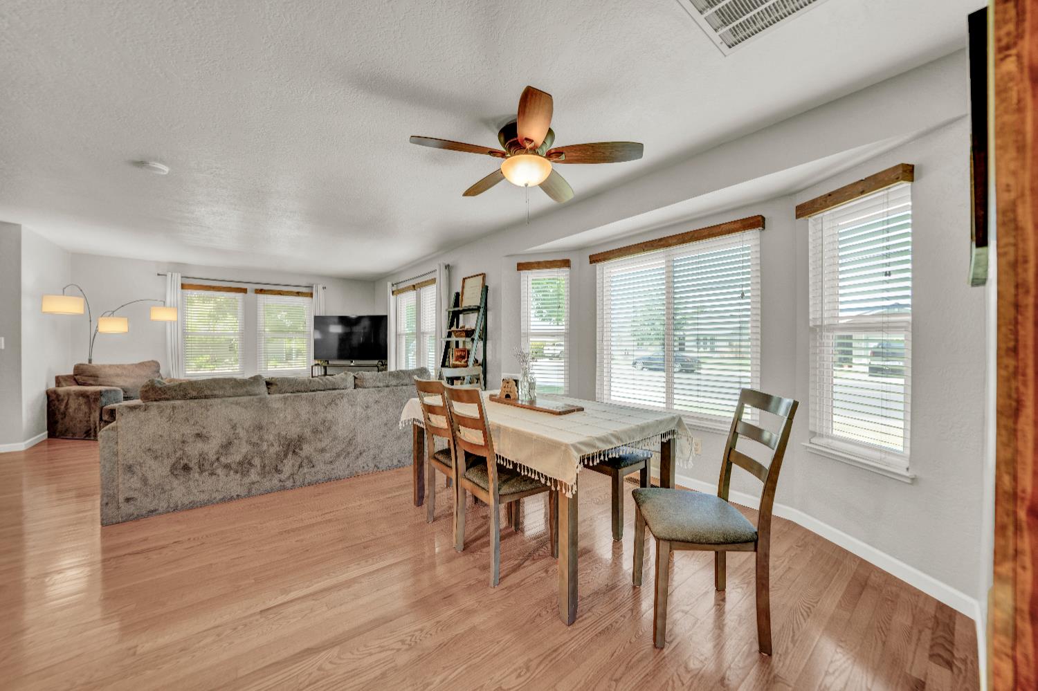 Detail Gallery Image 10 of 42 For 1820 N Highlands Ave, Turlock,  CA 95382 - 3 Beds | 2 Baths