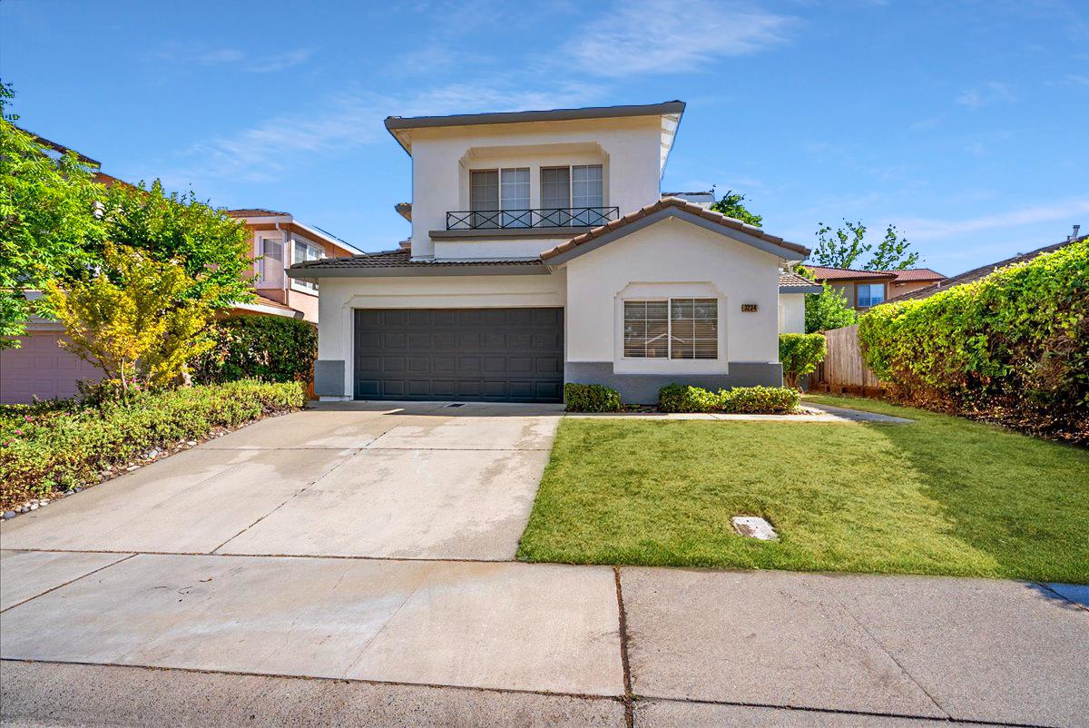 Detail Gallery Image 1 of 48 For 3234 Europa St, Roseville,  CA 95661 - 5 Beds | 3 Baths
