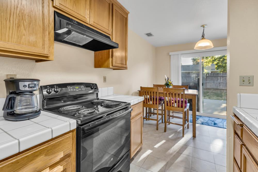 Detail Gallery Image 16 of 42 For 574 Ewell Ct, Galt,  CA 95632 - 3 Beds | 2 Baths