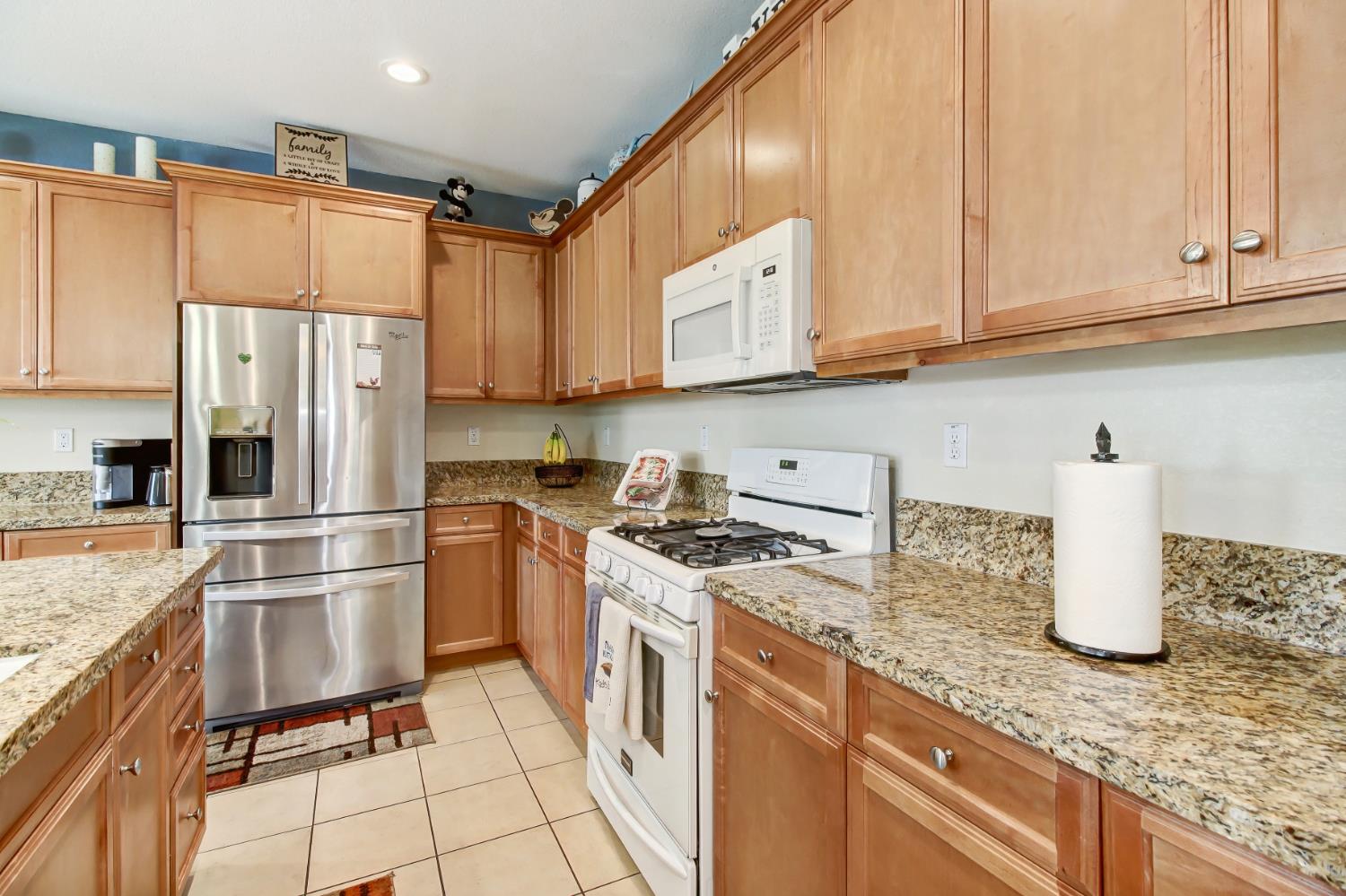 Detail Gallery Image 9 of 31 For 7744 Live Oak Way, Citrus Heights,  CA 95621 - 4 Beds | 3 Baths